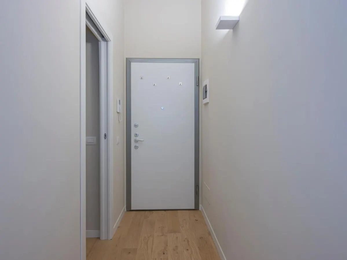 I Host Apartment - Ranzoni 2 Milan 0*,  Italy